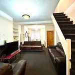 Stunning 2Bedroom House With Backyard In Stratford