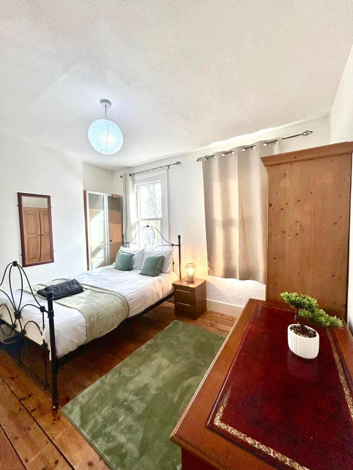 Stunning 2bedroom House With Backyard In Stratford Appartamento *