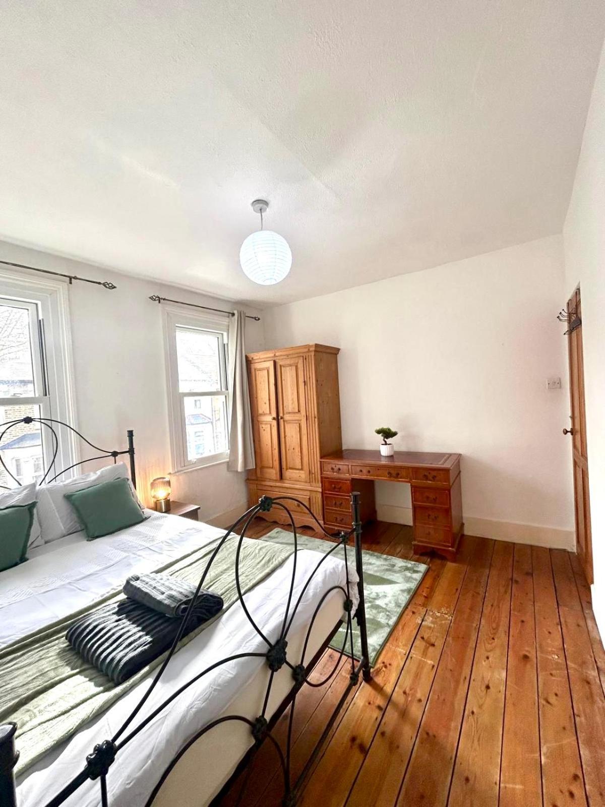 Appartamento Stunning 2bedroom House With Backyard In Stratford Londra