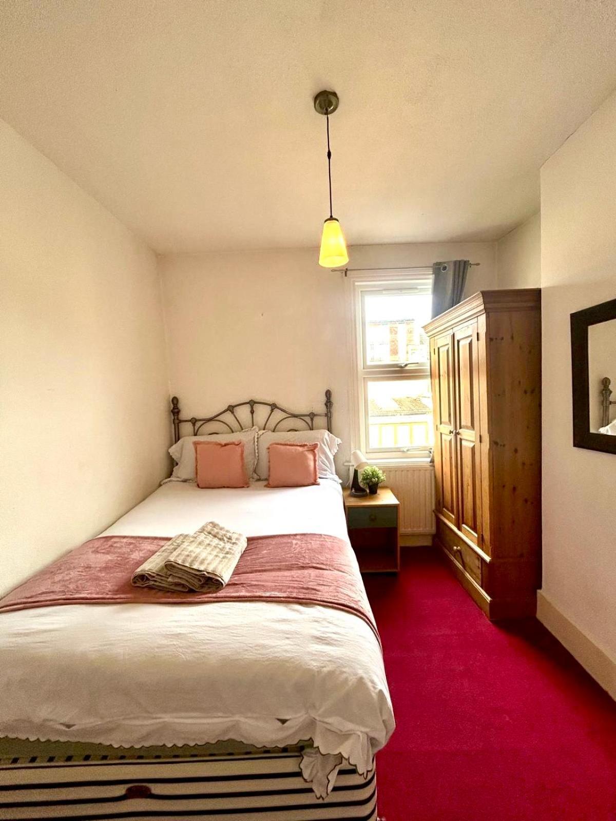 Appartamento Stunning 2bedroom House With Backyard In Stratford